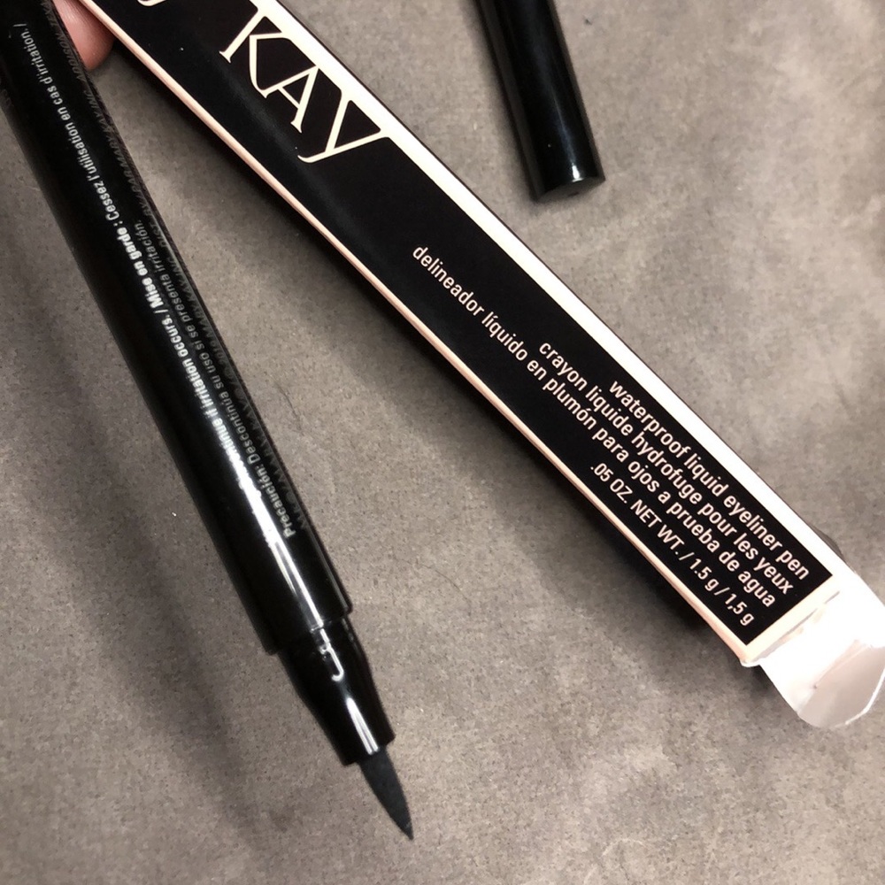 WATERPROOF EYELINER
